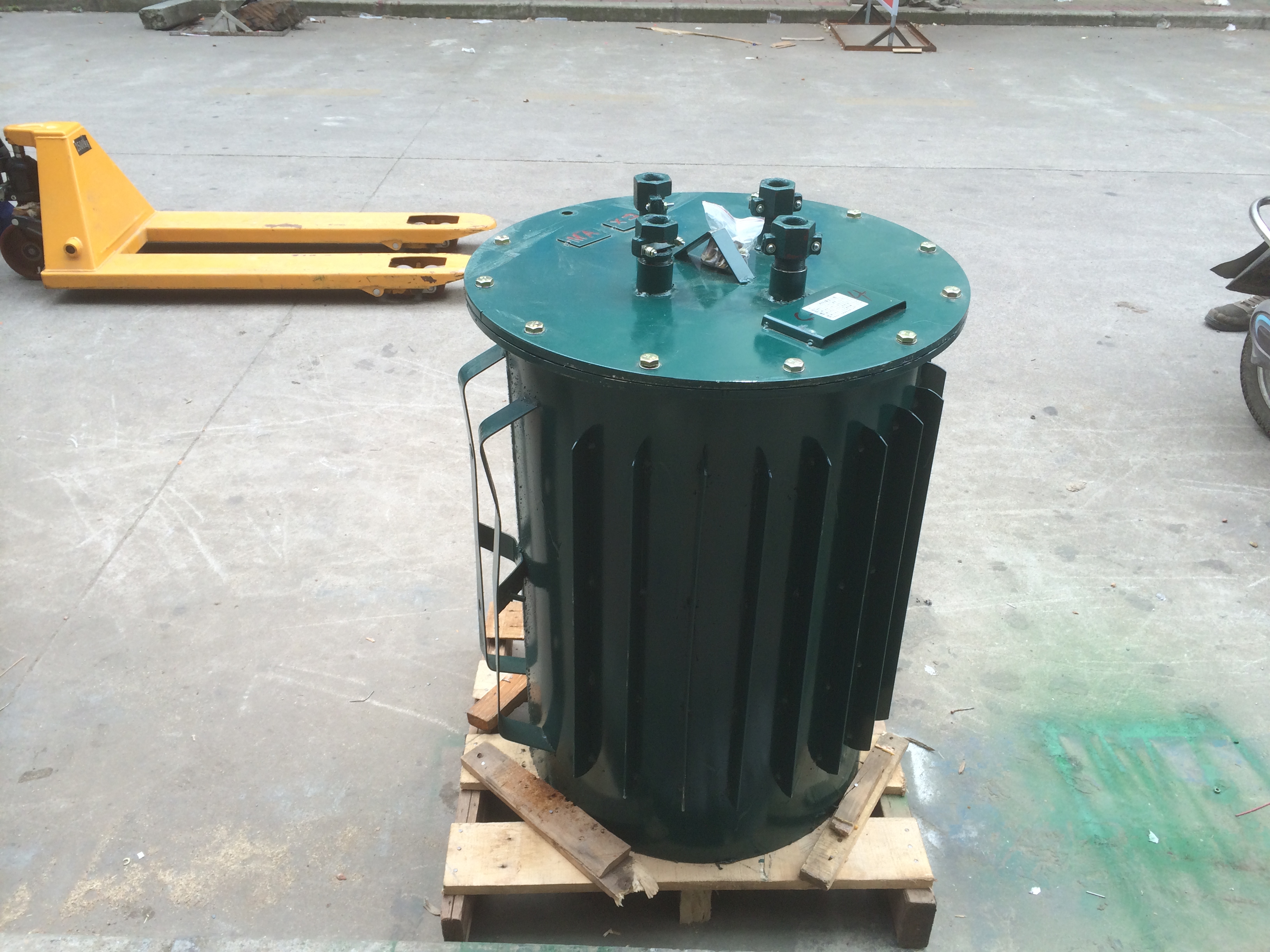 Трехфазный трансформатор. Трансформатор 660 в. Трансформатор 660-1140. Трансформатор 1ф4. 4уз.