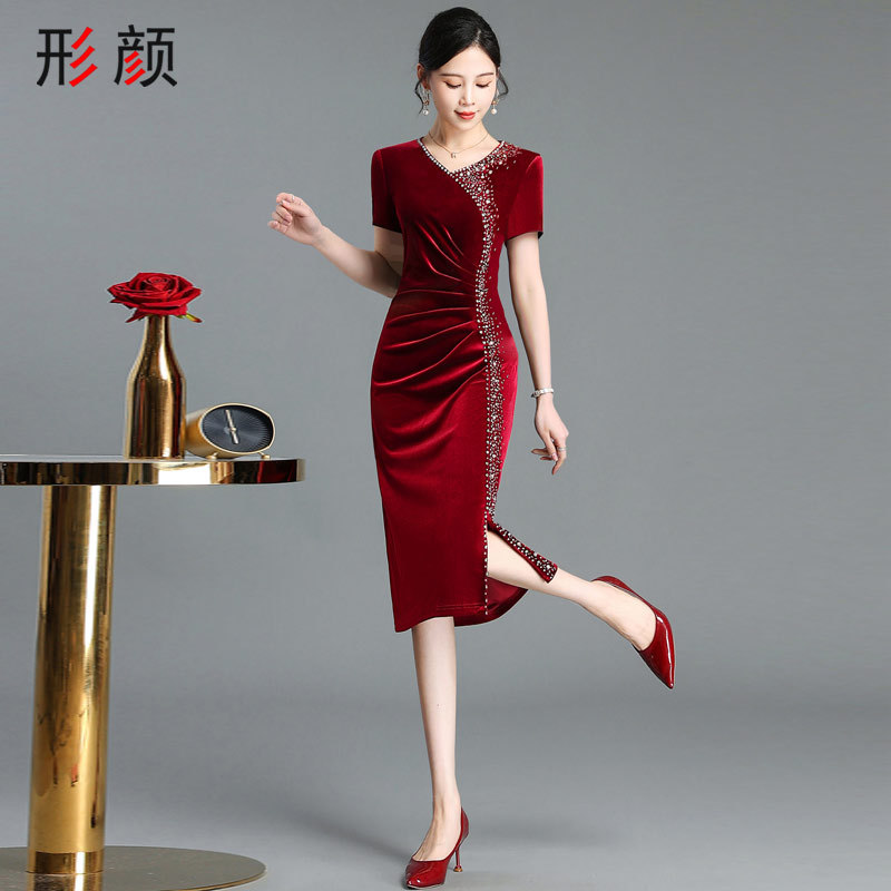 Grandmother's Wedding Banquet Outfit, Gold Velvet Dress, Summer Fashion, Elegant, Petite Mother's Wedding Banquet Dress, Looks Younger Grandmother's Wedding Banquet Outfit, Gold Velvet Dress, Summer Fashion, Elegant, Petite Mother's Wedding Banquet Dress, Looks Younger
