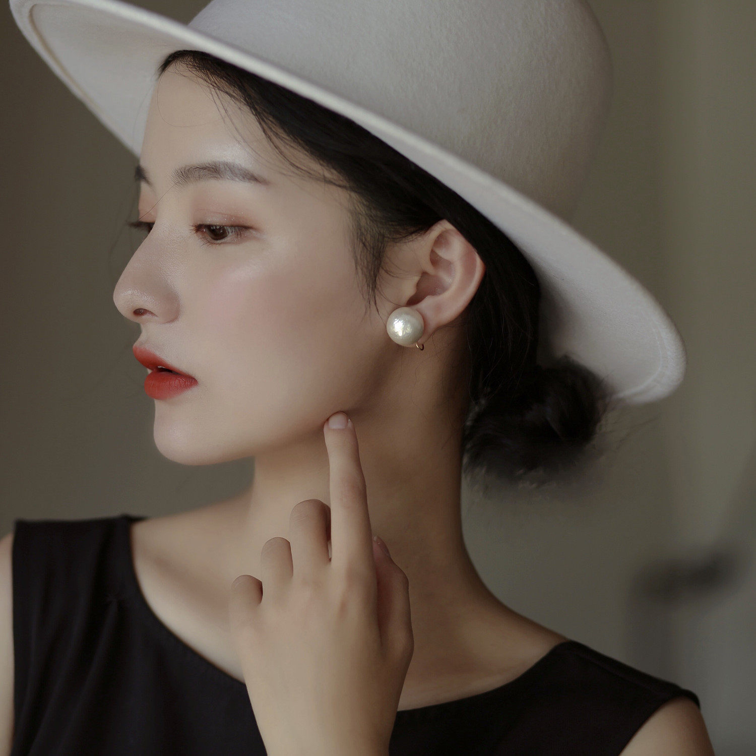 Tanabata cotton pearl ear clip women's earless hole mosquito coil earrings high-grade light luxury stud earrings 2022 new fashion