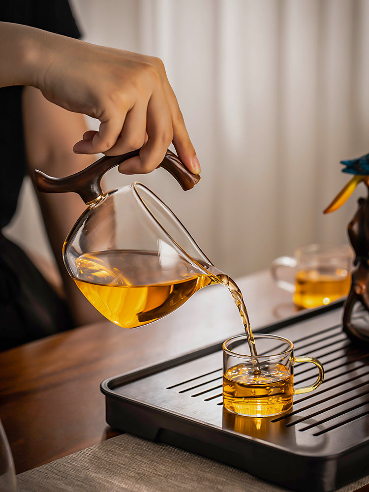 2026 New Model Glass Automatic Tea Set for Home Use, Light Luxury High-End Teacups, Magnetic Teapot, Lazy Tea Brewing Gadget