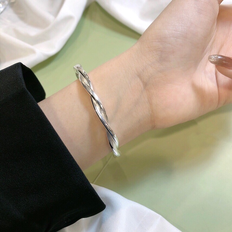 Hong Kong is born pure silver s999 new twist numb floral bracelet female minimalist temperament Japan-ROK lukewarm and small crowdsourced design