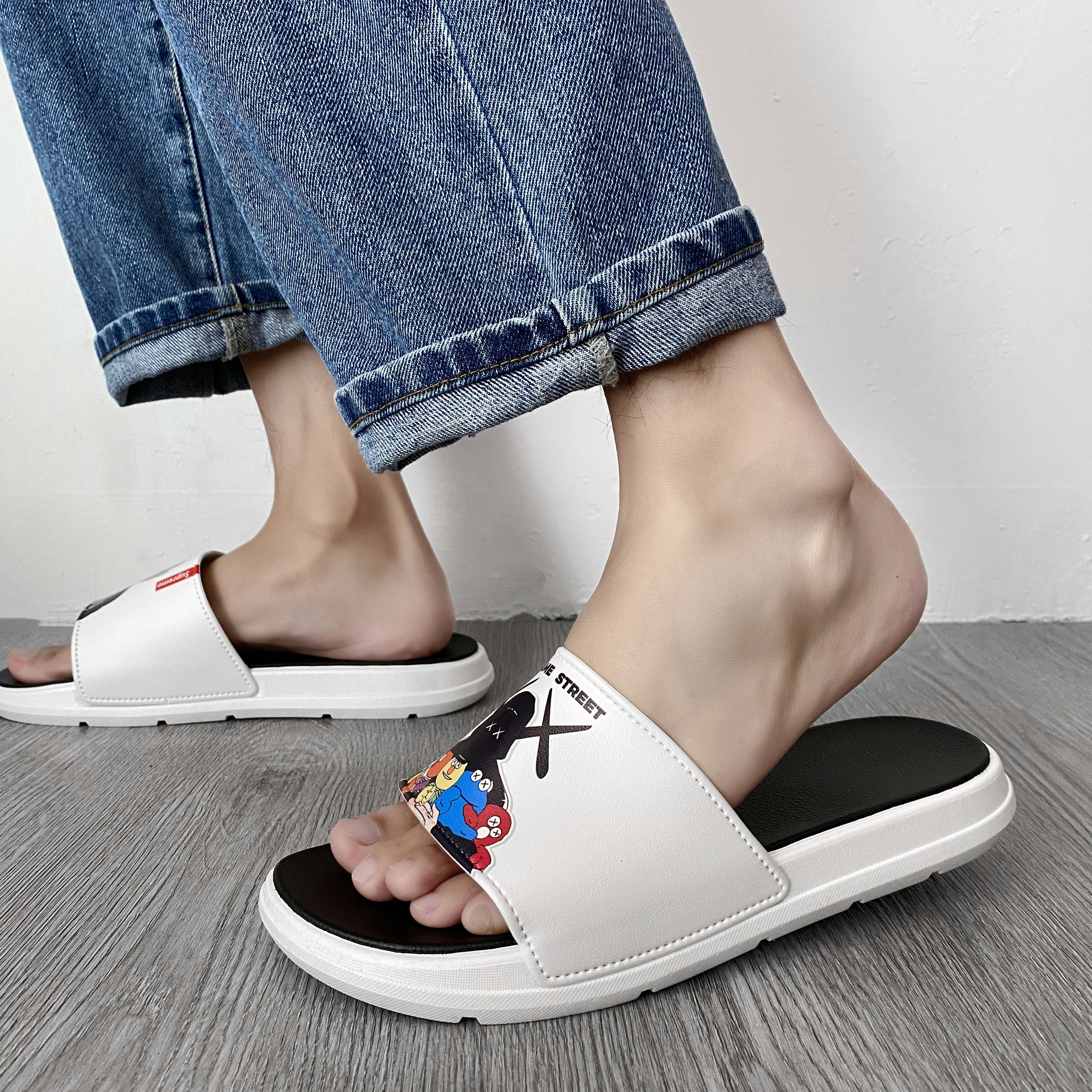 Joint new slippers men's summer fashion outer wear outdoor personality non-slip soft bottom home sandals and slippers men's beach