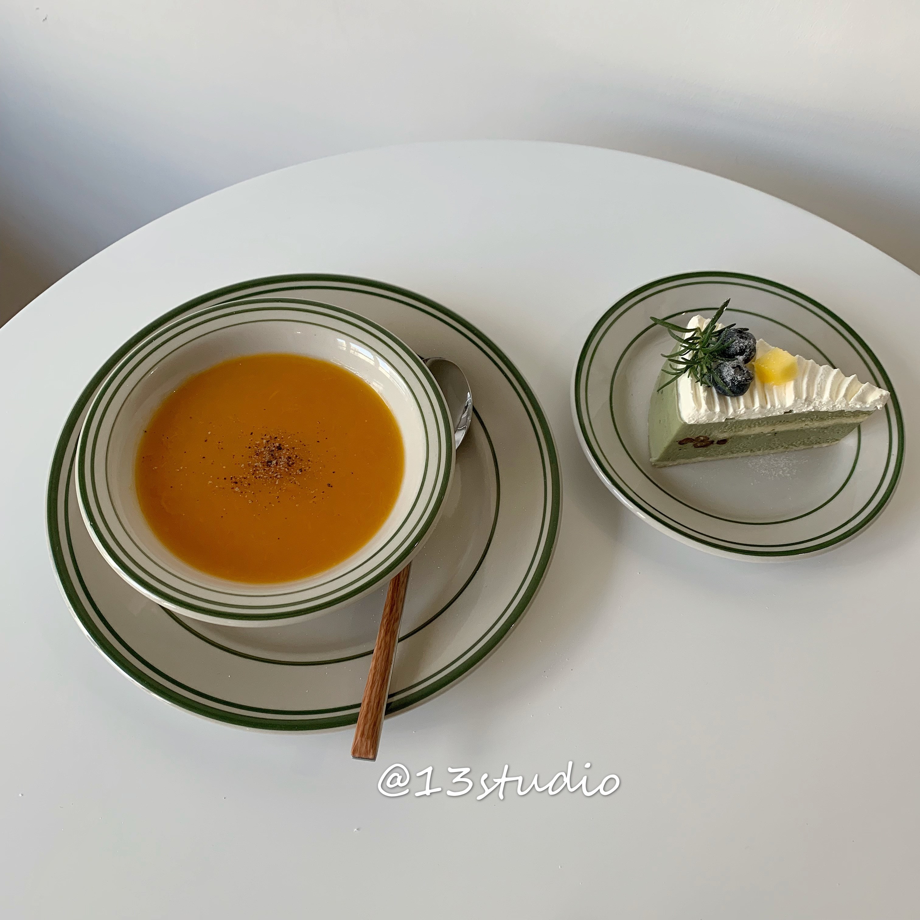 Ins retro line ceramic disc cake plate western food dish of green line one eat breakfast salad pasta dish suits for