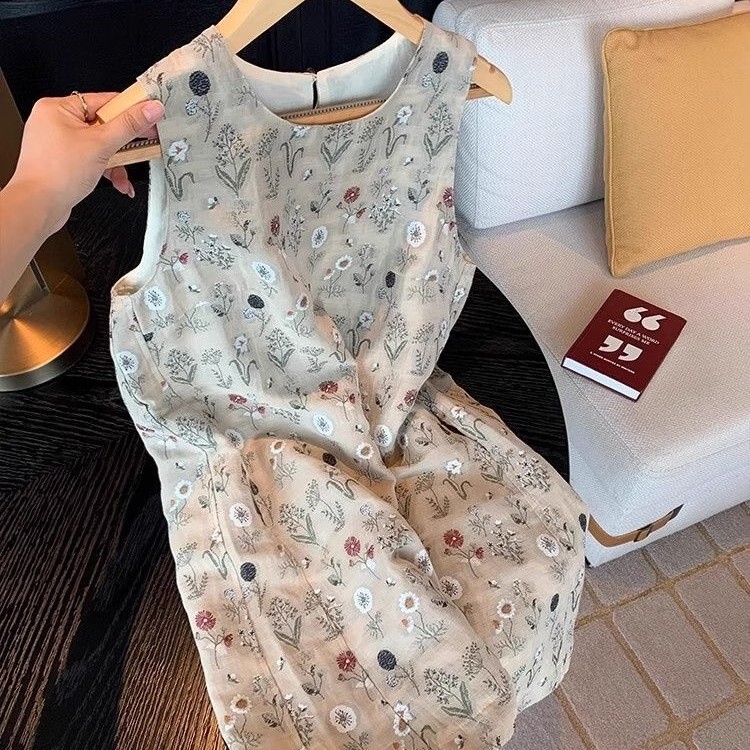 French-Style Retro Floral Sleeveless Dress for Women, New Summer Vacation Style, Elegant and Age-Reducing Tank Dress, Short Skirt