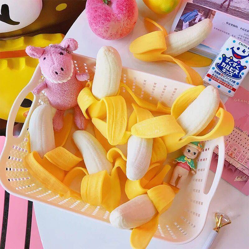 Vent toy banana creative tricky prank spoof props pinch music decompression rubber can not grasp the decompression