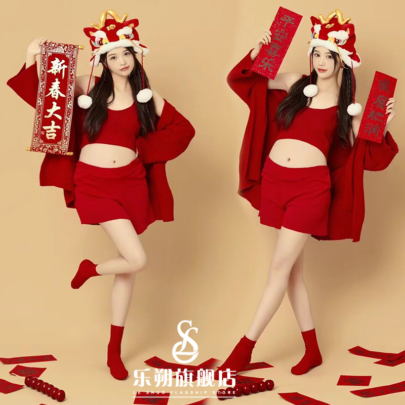 Dragon Year Pregnant Woman Photos of Costume Lovers Pregnant Women Red New Year Meritocracy Mother of Korea Pregnancy Mommy Writing True Photo Clothes-Taobao