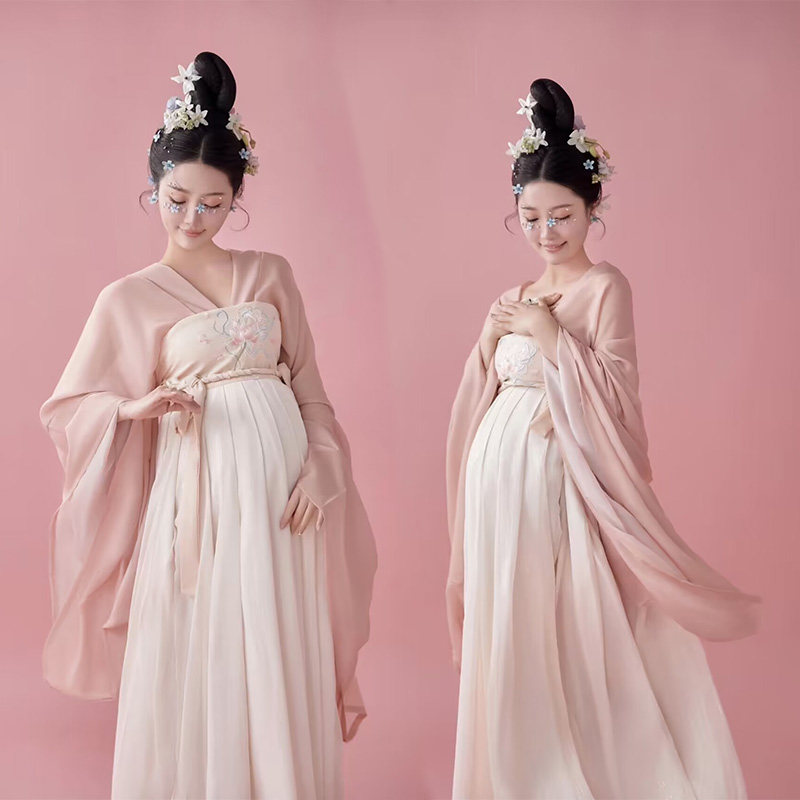 Pregnant woman taking photos of clothing new shadow building gestation Mimi ancient clothes New Chinese style gentle pregnant woman taking photos of fairy qi and Han clothes at home-Taobao