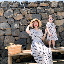 Mother-daughter parent-child childrens clothing polka dot delicate dress 2020 spring and summer new Korean version of the mother and daughter princess dress trend