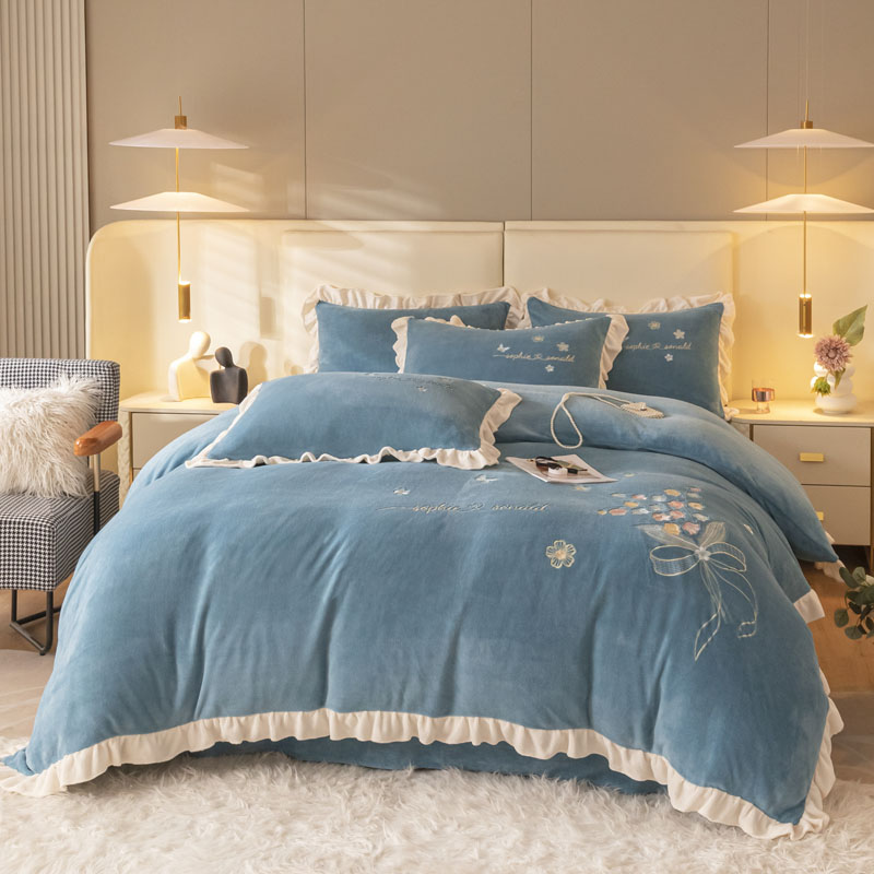 Milk embroidery four pieces thickened coral velvet four pieces bed on winter plus double-sided flannel anti-static
