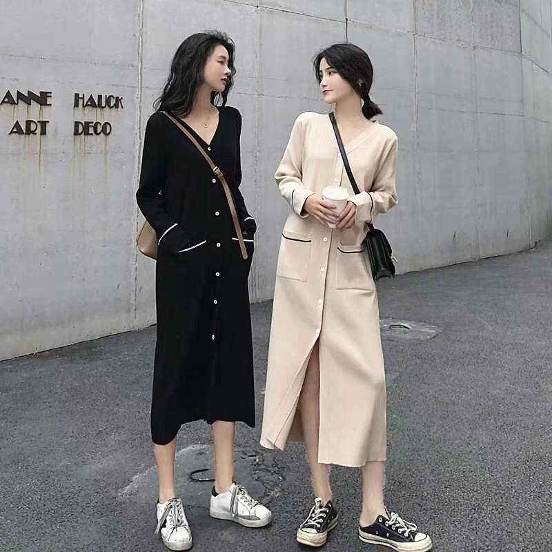 2020 spring and autumn new loose long-sleeved French retro dress V-neck autumn and winter knitted dress bottoming sweater dress