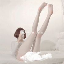 Small dirty female sexy white stockings with open crotch pantyhose on all sides can tear sexy black silk temptation bed without emotional appeal