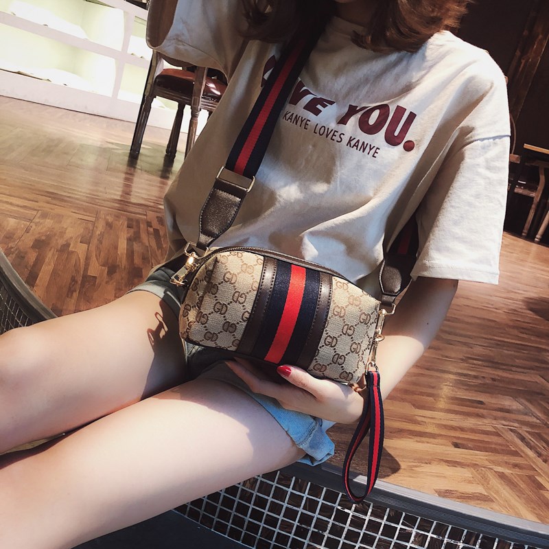 Một túi đất đơn giản cô gái mới kích thước nhỏ dốc túi đẹp sinh viên đại học vai Hàn Quốc phiên bản của chiếc túi nhỏ của phụ nữ