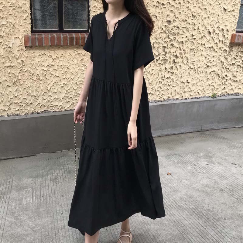 2020 new summer pituitary black loose V collar dress with slim long version dolls skirt high waist short sleeves 100 pleats