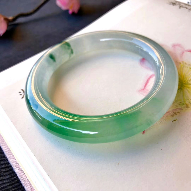 Natural ice flower green flower emerald bracelet round pit fine ring jade bracelet ice permeable moisture a freight bracelet