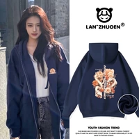 Тонкий срез темно-синего цветочного свитка Snake_KB