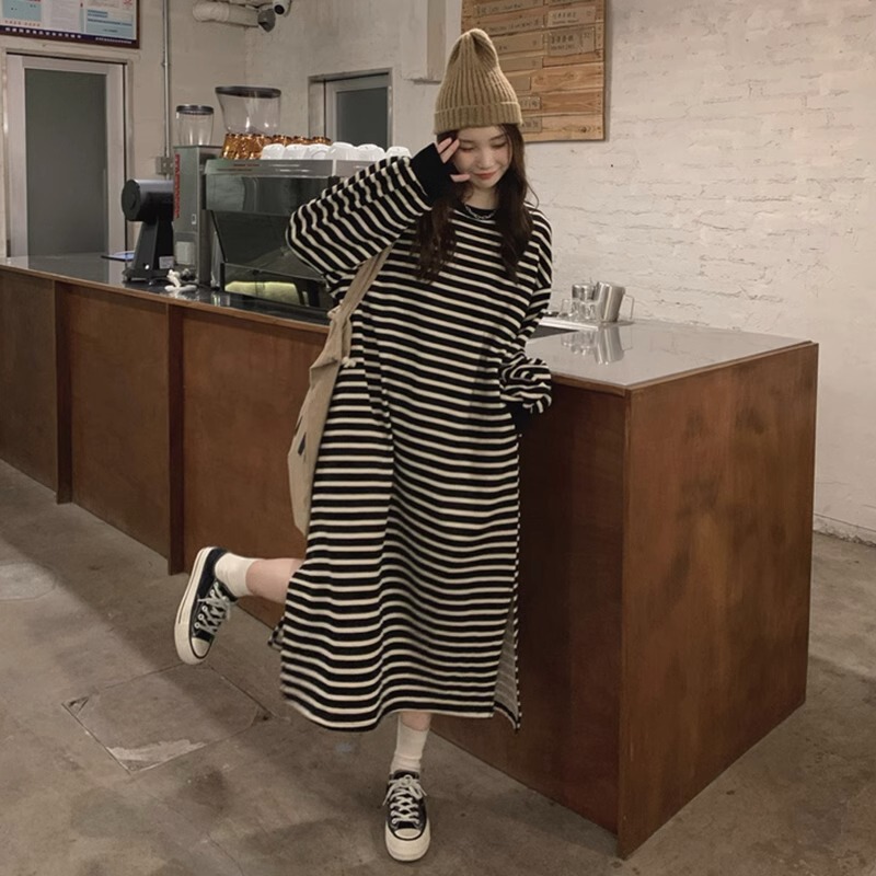 Retro Stripesd Sweatshirt Dress for Women in Autum, Long Style That Covers the Knees, Covers the Flesh and Looks Slimming, Casual and Loose, Preppy Style T-Shirt Dress