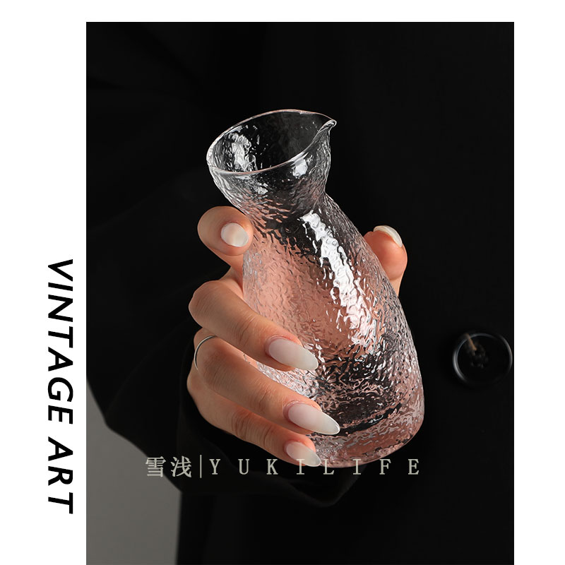 金蓝山白酒分酒器：品味细节中的精致生活