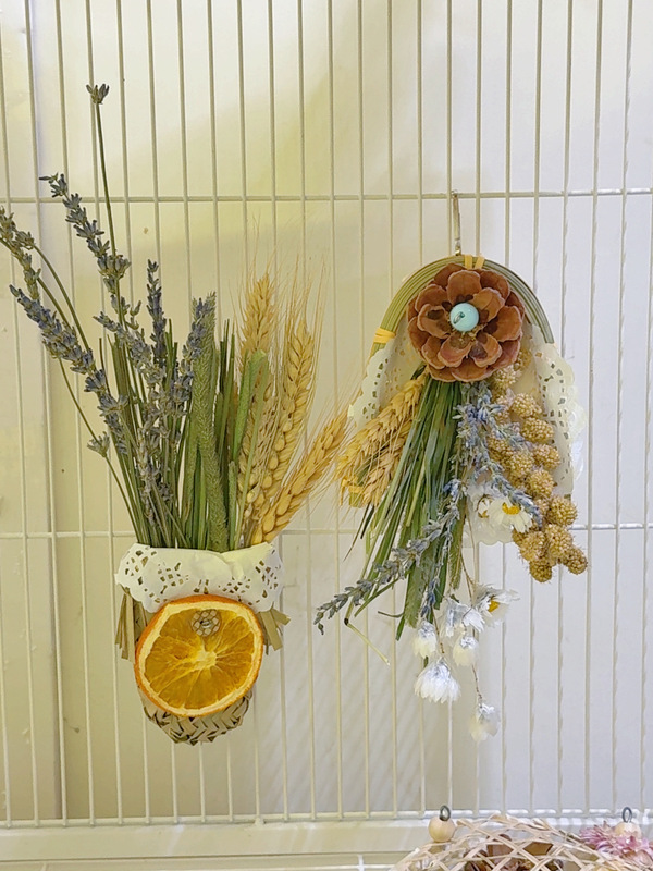 Flower and Grass Parrot Chew Toys, Left Spring Day Letter, Right Autumn Day Cuckoo, Lavender, Timothy Grass, Wheat Ears, Rice Ears Flower and Grass Parrot Chew Toys, Left Spring Day Letter, Right Autumn Day Cuckoo, Lavender, Timothy Grass, Wheat Ears, Rice Ears