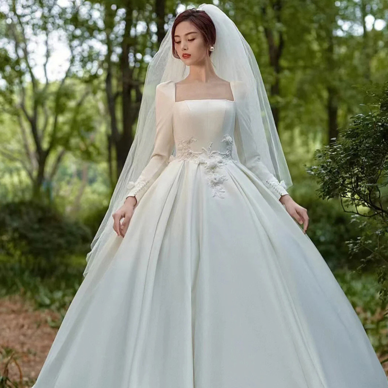 Summer advanced retro wedding dress, long sleeve, high-end, fitted Summer advanced retro wedding dress, long sleeve, high-end, fitted