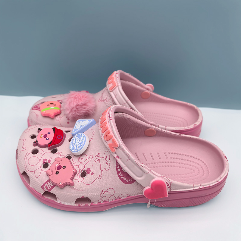 Cartoon Co-Branded Crocs Shoes for Children, Summer Boys and Girls Outdoor Non-Slip Wear-Resistant Toe-Toe Sandals