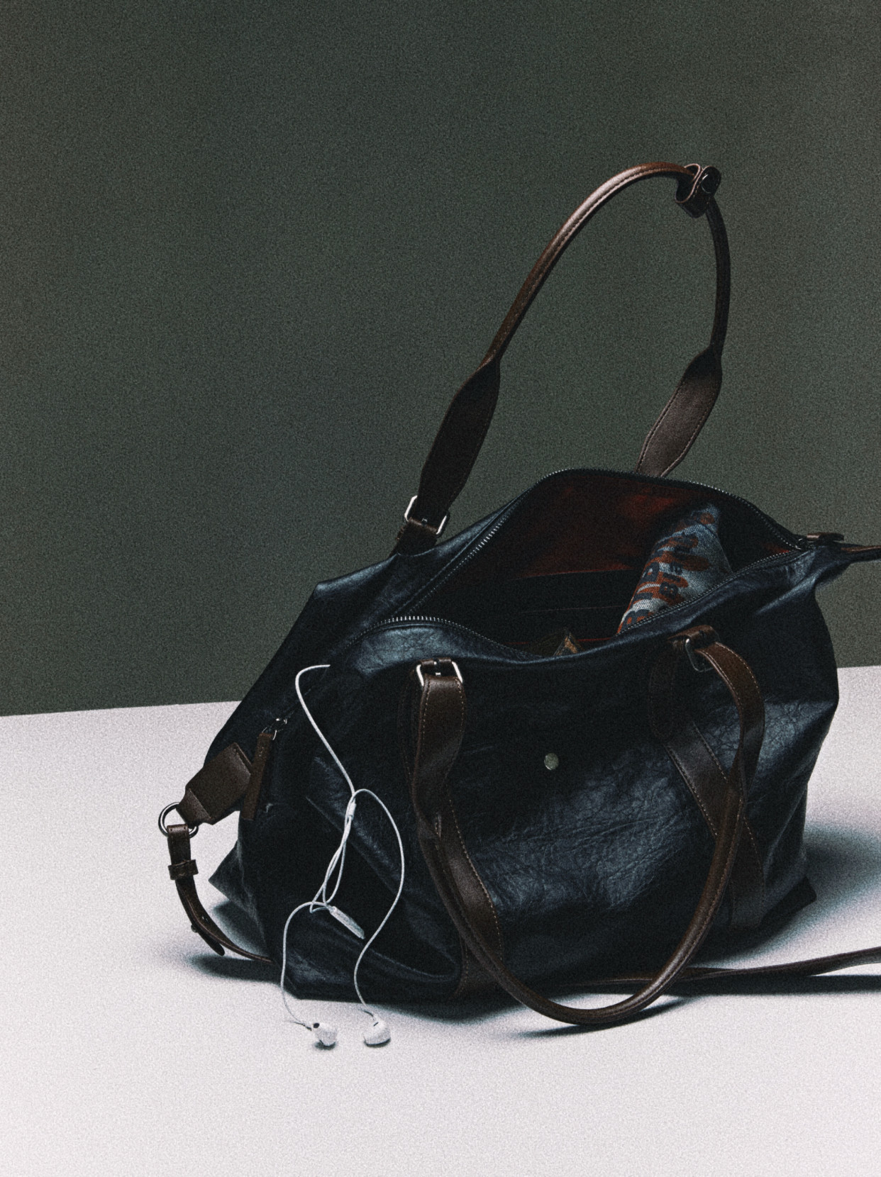 VOWPROGRESS Waxed Leather Shoulder Bag
