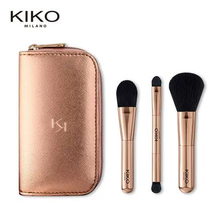 Golden brush for traveling, eye shadow, handheld face blush, Italy