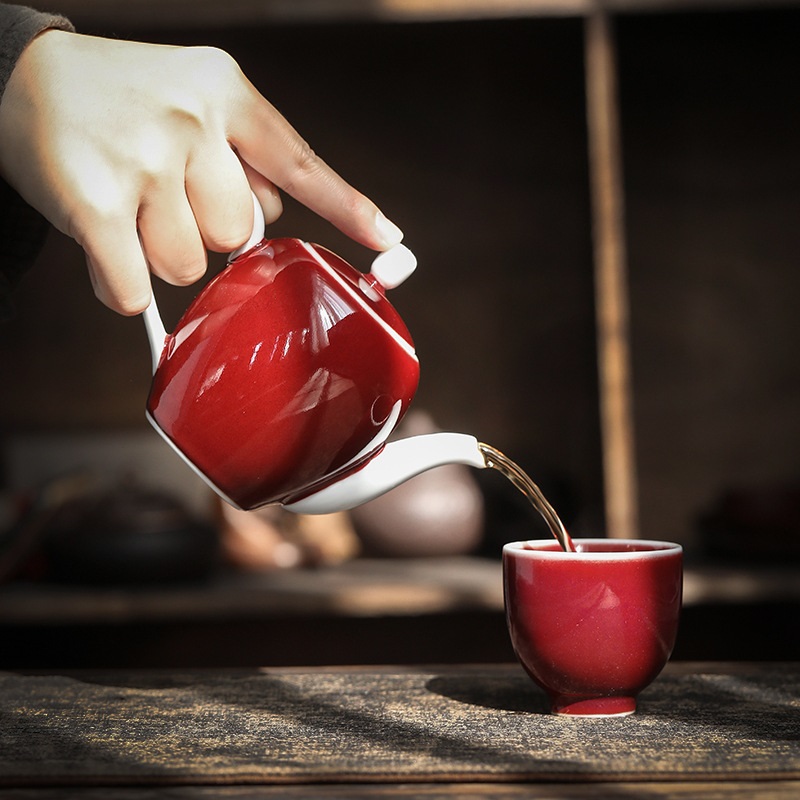 Ruby red beauty shoulder the teapot manual Chinese wind red red glaze small single pot of ceramic teapot kung fu tea