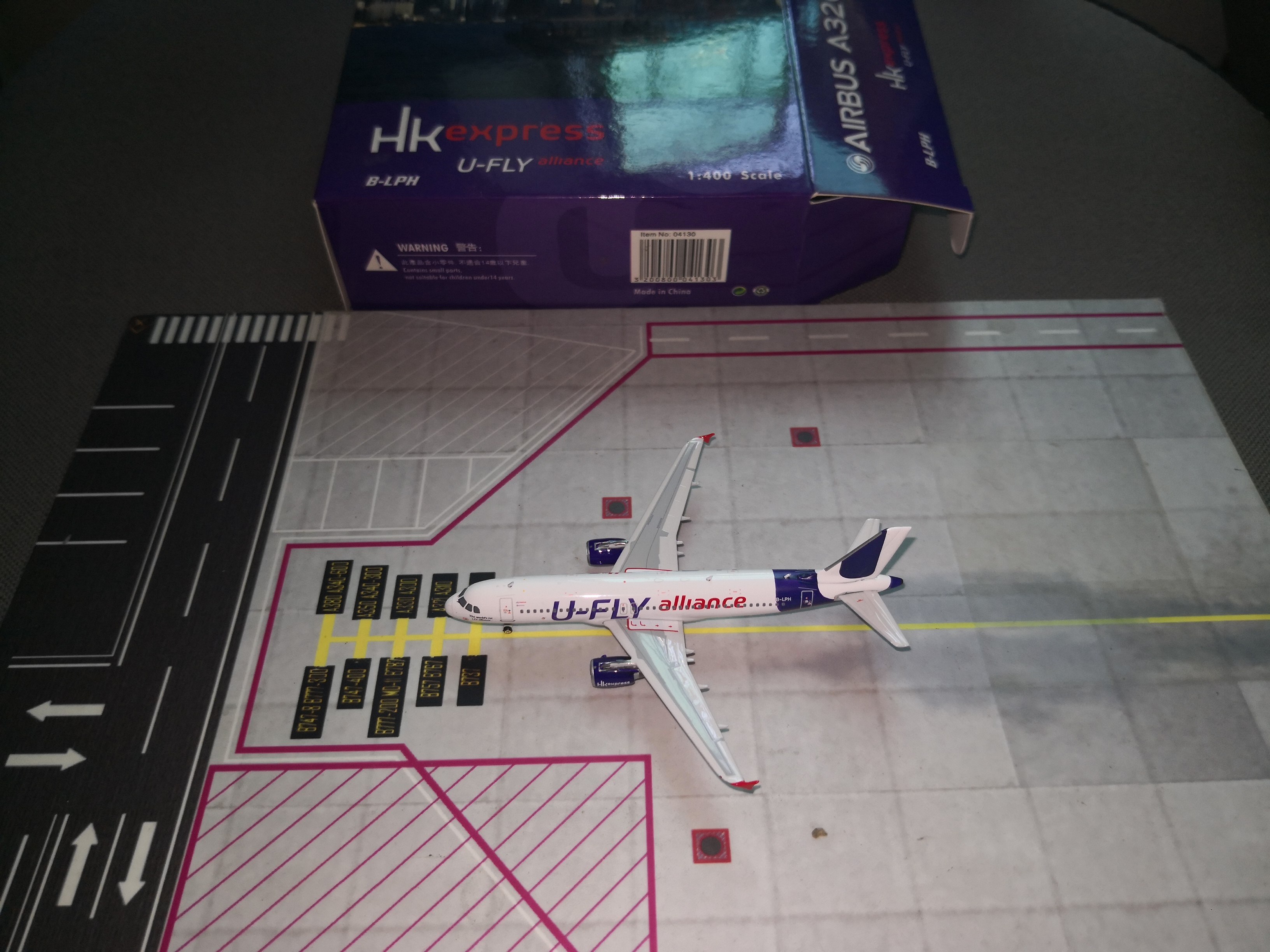 The Jedi Phoenix Express Hong Kong Express Airways A320 B-LPH U-FLY 1:400