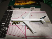 The absolute version of Phoenix Cathay Pacific A350-1000 B-LXA 1:400