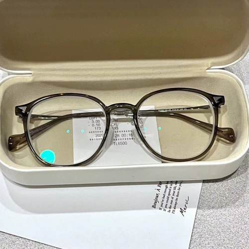 Suyance Glasnes Рамки женский цвет белого холодного чая можно оборудовать близким профессиональным зеркалом с маленькой красной книгой.