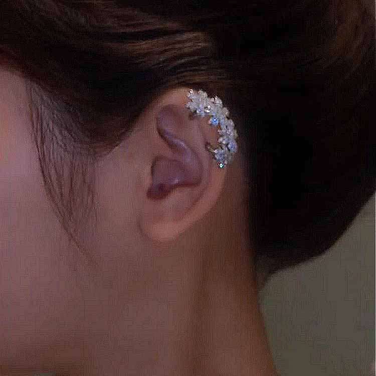 Fashion Sweet Flower Alloy Diamond Artificial Gemstones Women's Earrings display picture 5
