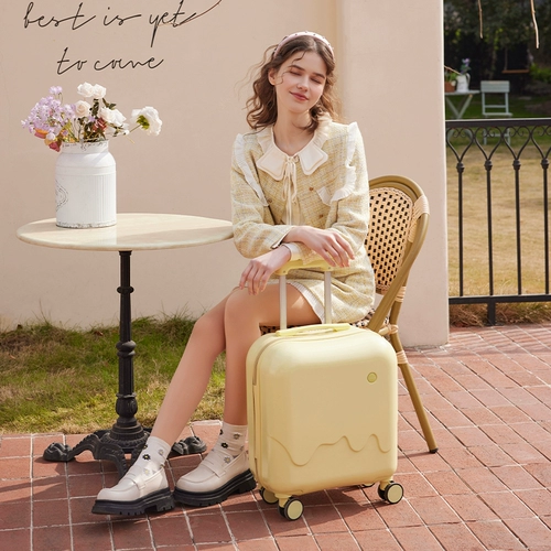 Сверхлегкий универсальный чемодан, 18 дюймов