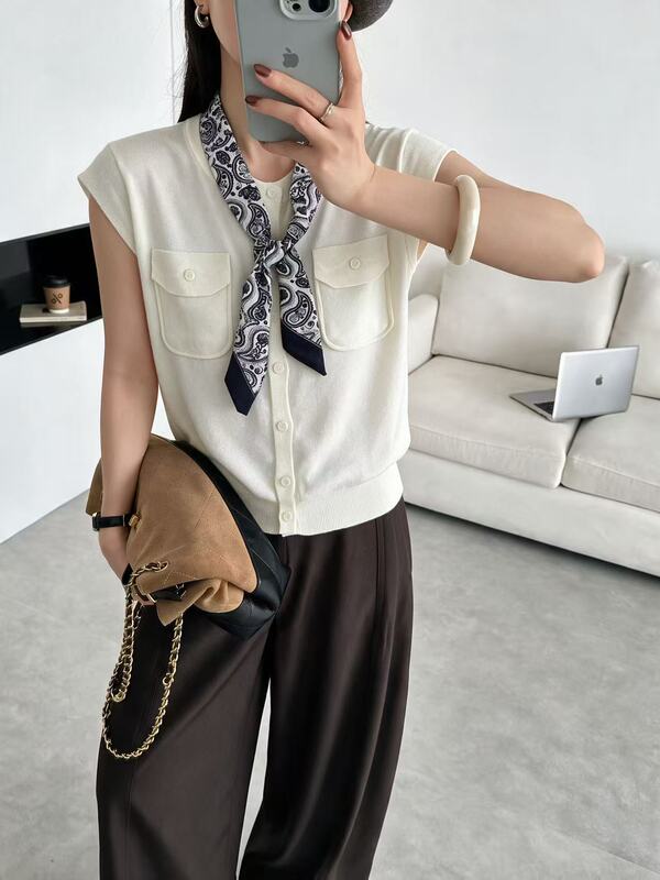 8055 New Autumn Style Round Neck Sleeveless Knitted Vest Top, Bust 106, Length 56
