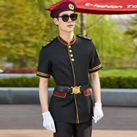 Черный топ и брюки без аксессуаров