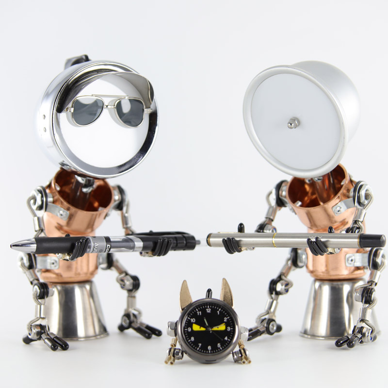 Retro Steampunk Metal Copper Ornaments Creative Gifts Industrial Style Handmade Desktop Robot Night Light Pen Holder