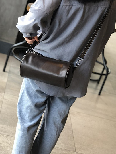 Niche design retro first-layer cowhide cylindrical bag soft leather crossbody bag women's European and American fashion INS genuine leather bucket bag