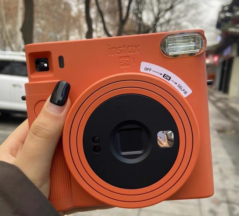 Fuji Sq1 Instant Imaging 4inch Square Wide Format Instant Camera Sq1/40 as a Birthday Gift Shipped Fuji Sq1 Instant Imaging 4inch Square Wide Format Instant Camera Sq1/40 as a Birthday Gift Shipped