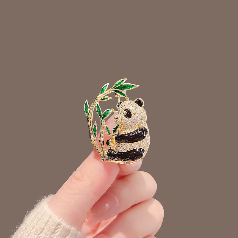 Pin Butterfly Brooch for Women, High-End, Niche, Elegant, Sophisticated, Fixed to Clothes, Suit, Pearl Accessory