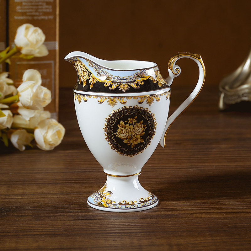 New bone china coffee cup and saucer European palace style retro