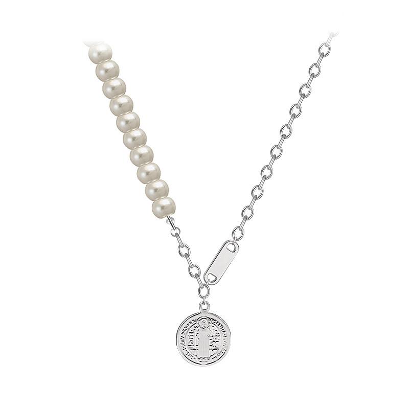 (End) Pearl stitching chain necklace women's short collarbone chain tide portrait round card versatile pendant Guria