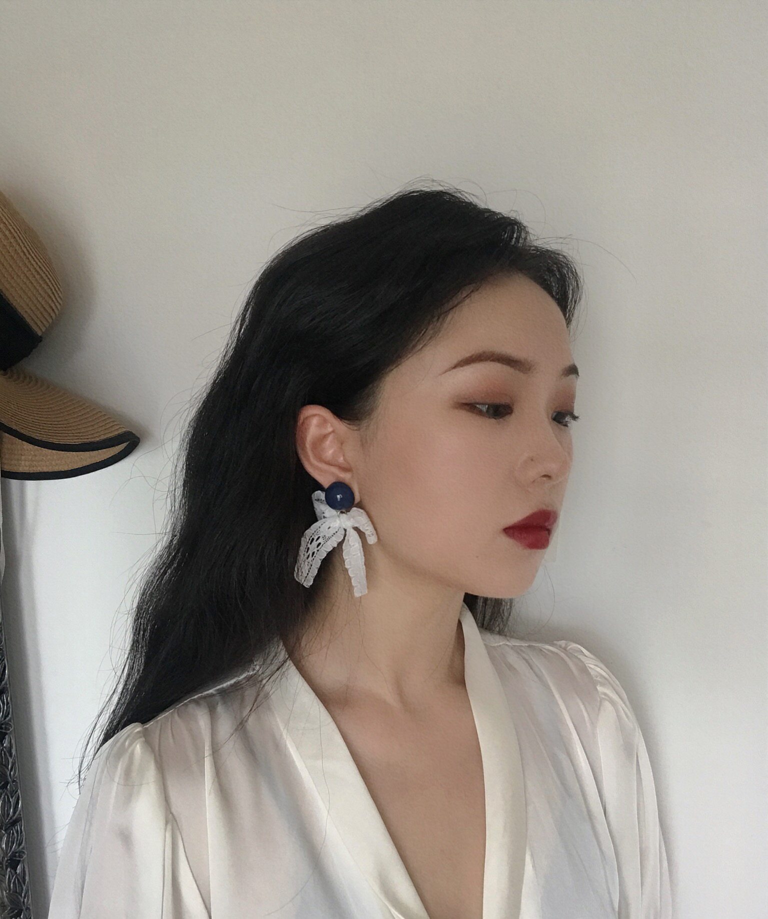 (Lazy to get makeup late) girl vintage court lace bow fabric handmade earrings 925 sterling silver niche