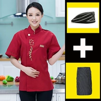 Красная юбка в складку, берет, короткий рукав