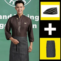 Цветной лонгслив, юбка в складку, берет