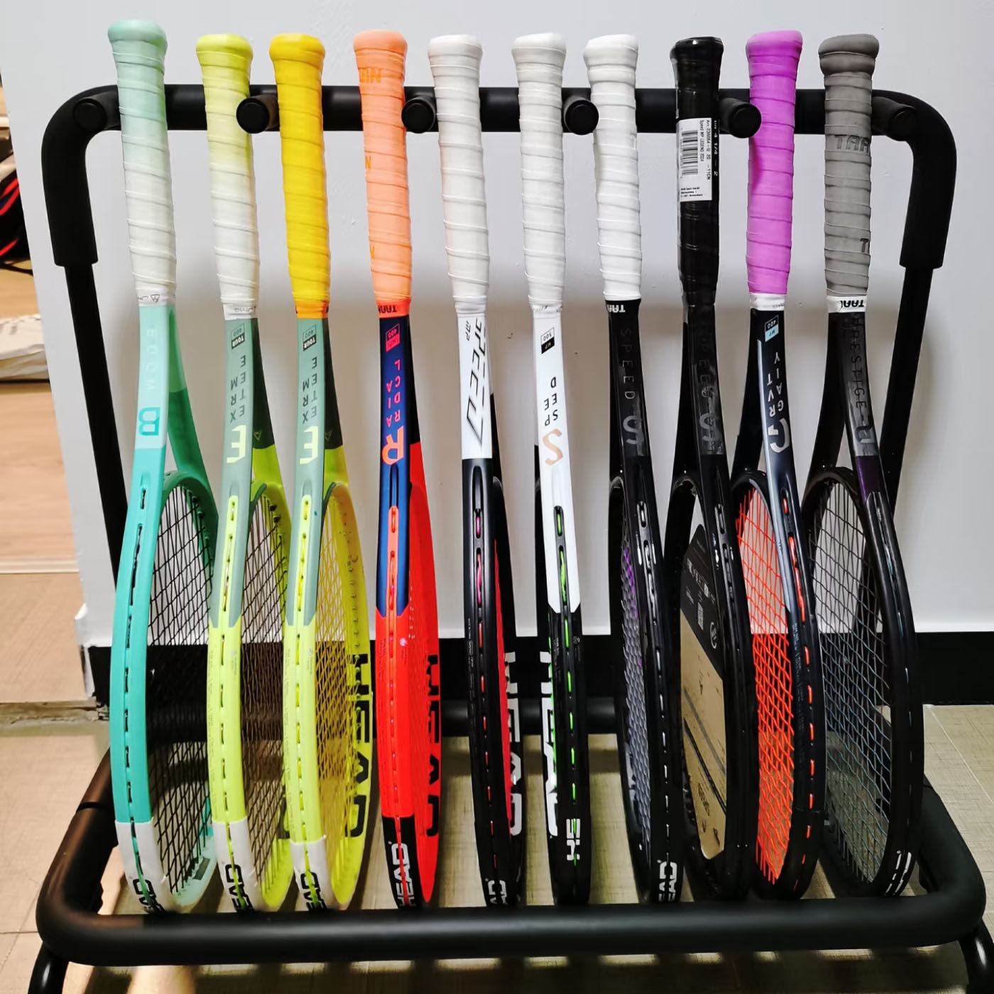 Recommended tennis racket storage rack! no need to punch holes for home ...