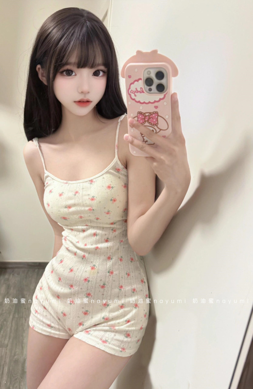 Summer New 2024 Girl's Pure Desire Floral Suspender Jumpsuit Home Wear Soft Backless Sexy Pajamas for Women Summer New 2024 Girl's Pure Desire Floral Suspender Jumpsuit Home Wear Soft Backless Sexy Pajamas for Women