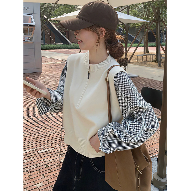 French-Style Fake Two-Piece Plaid Patchwork Knit Sweater for Women, Loose and Slimming Top for Autumn, Very Stylish Half-Zip Sweater French-Style Fake Two-Piece Plaid Patchwork Knit Sweater for Women, Loose and Slimming Top for Autumn, Very Stylish Half-Zip Sweater