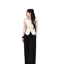 Black small fragrant style sleeveless vest for women in summer 2024 new design niche layered single wear vest