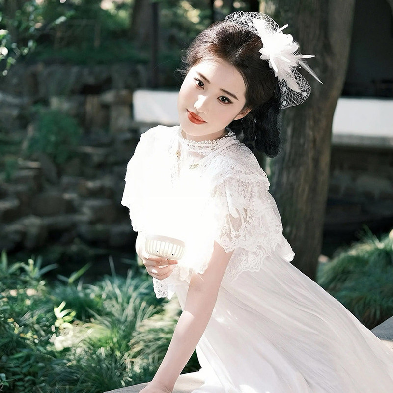 White Dress in the Style of Liu Yifei from the Movie Golden Family, Worn by the Rich Daughter of a Wealthy Family, a White Dress Worn by a Young Lady Studying Abroad White Dress in the Style of Liu Yifei from the Movie Golden Family, Worn by the Rich Daughter of a Wealthy Family, a White Dress Worn by a Young Lady Studying Abroad