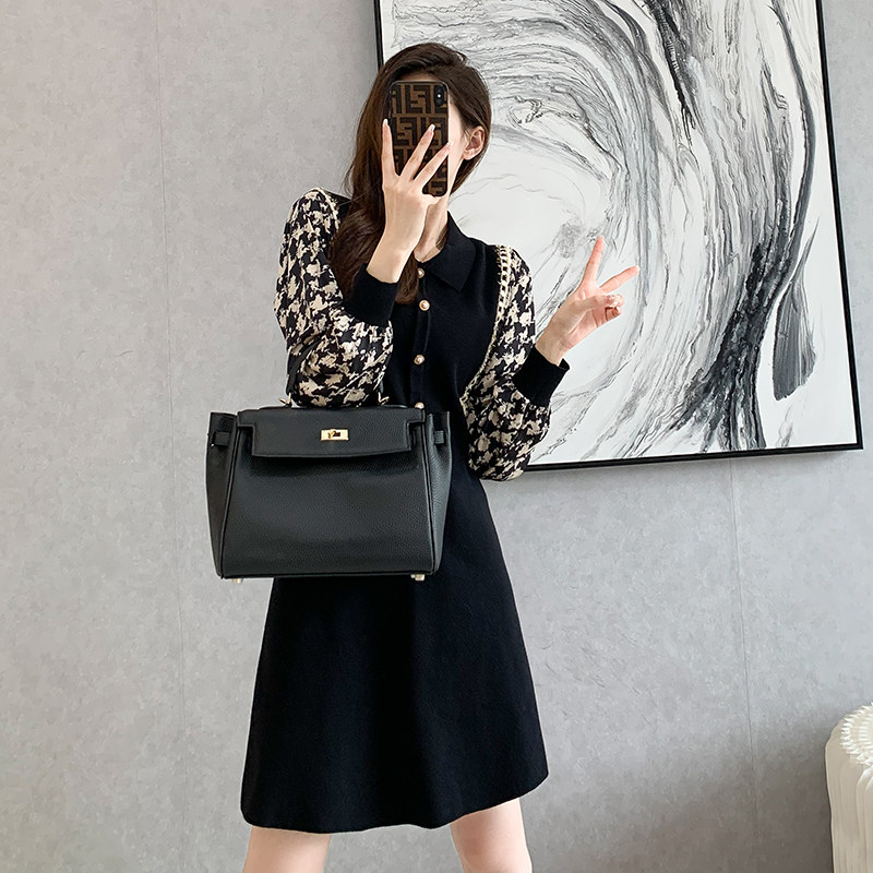 French knit dress women's 2021 autumn and winter retro small fragrance style stitching receiving waist slimming base temperament little black dress