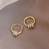 Sterling Silver small waist earrings female summer 2021 New moisture quality light luxury gold earrings niche design sense Advanced